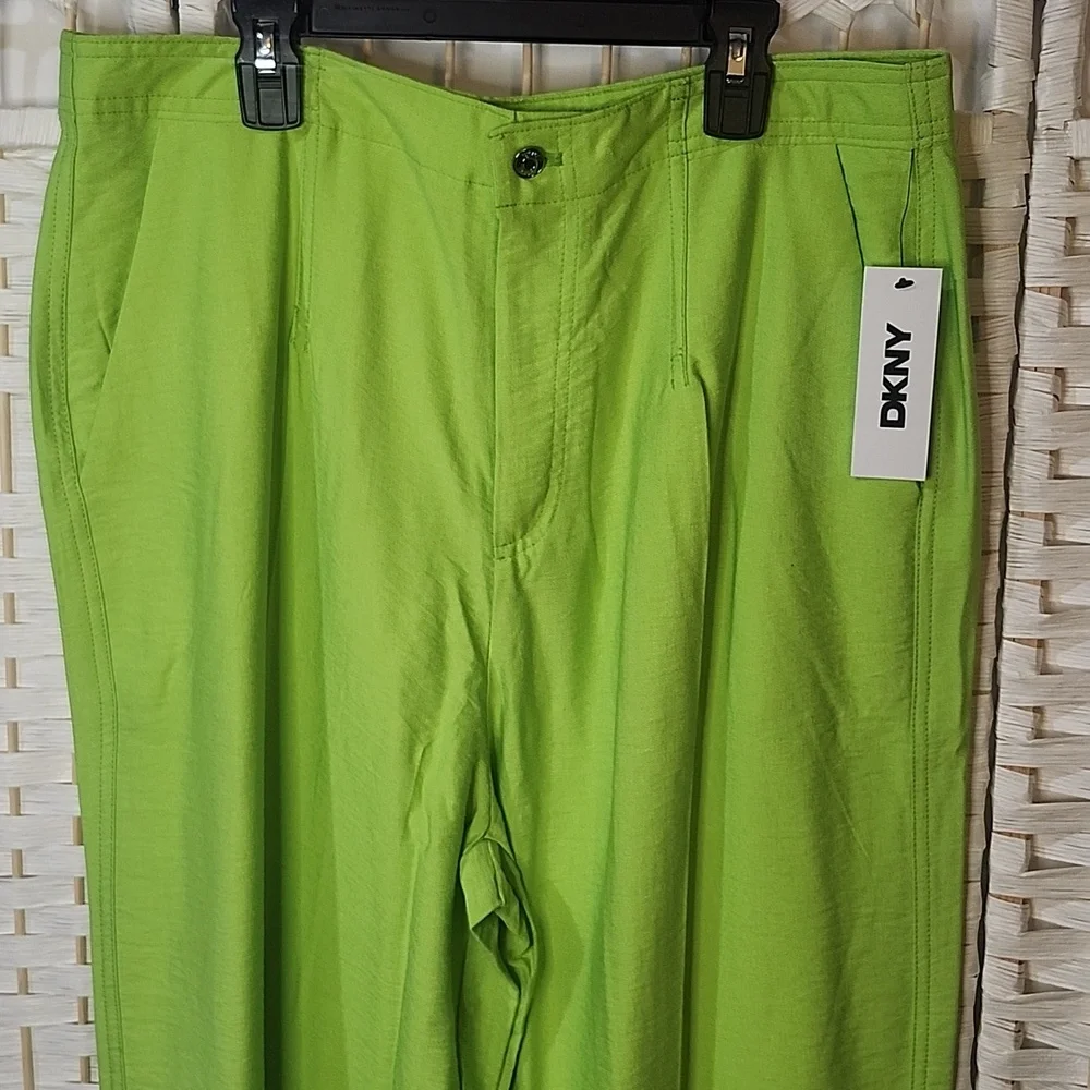 DKNY- NWT Bright Green Wide Leg Pants - Picture 2 of 8